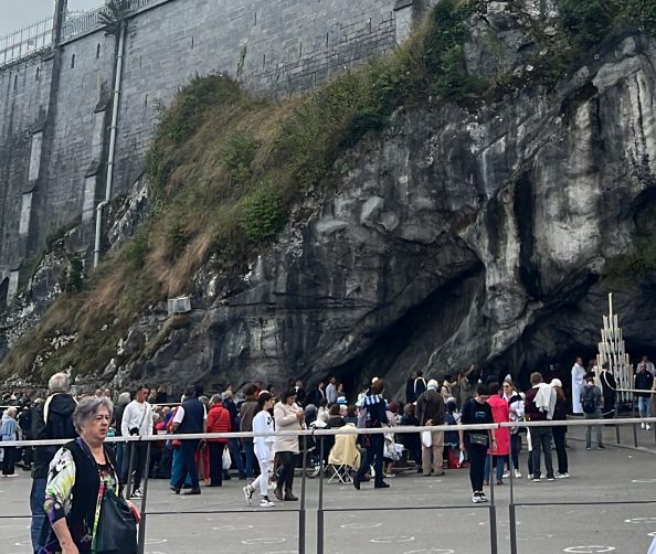 Bukankah kesepuluh orang tadi semuanya telah menjadi tahir?