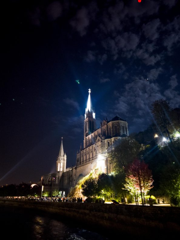 Maria, Ratu Rosario, Model Murid Misioner