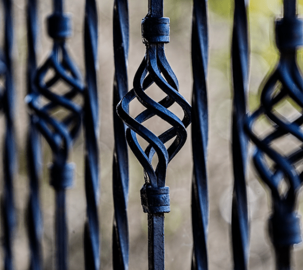 Tetapi hari ini dan besok dan lusa Aku harus meneruskan perjalanan-Ku